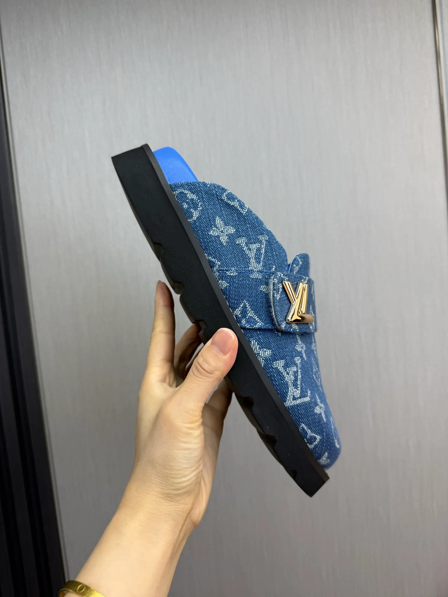 Men's shoes 💰420💰 Lv. hot selling men's slippers 🔥 🩴Official website one to one production 38-45 sizes 45 46 🉑️Customized!